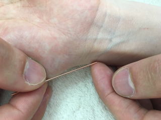 刺さない鍼のやり方